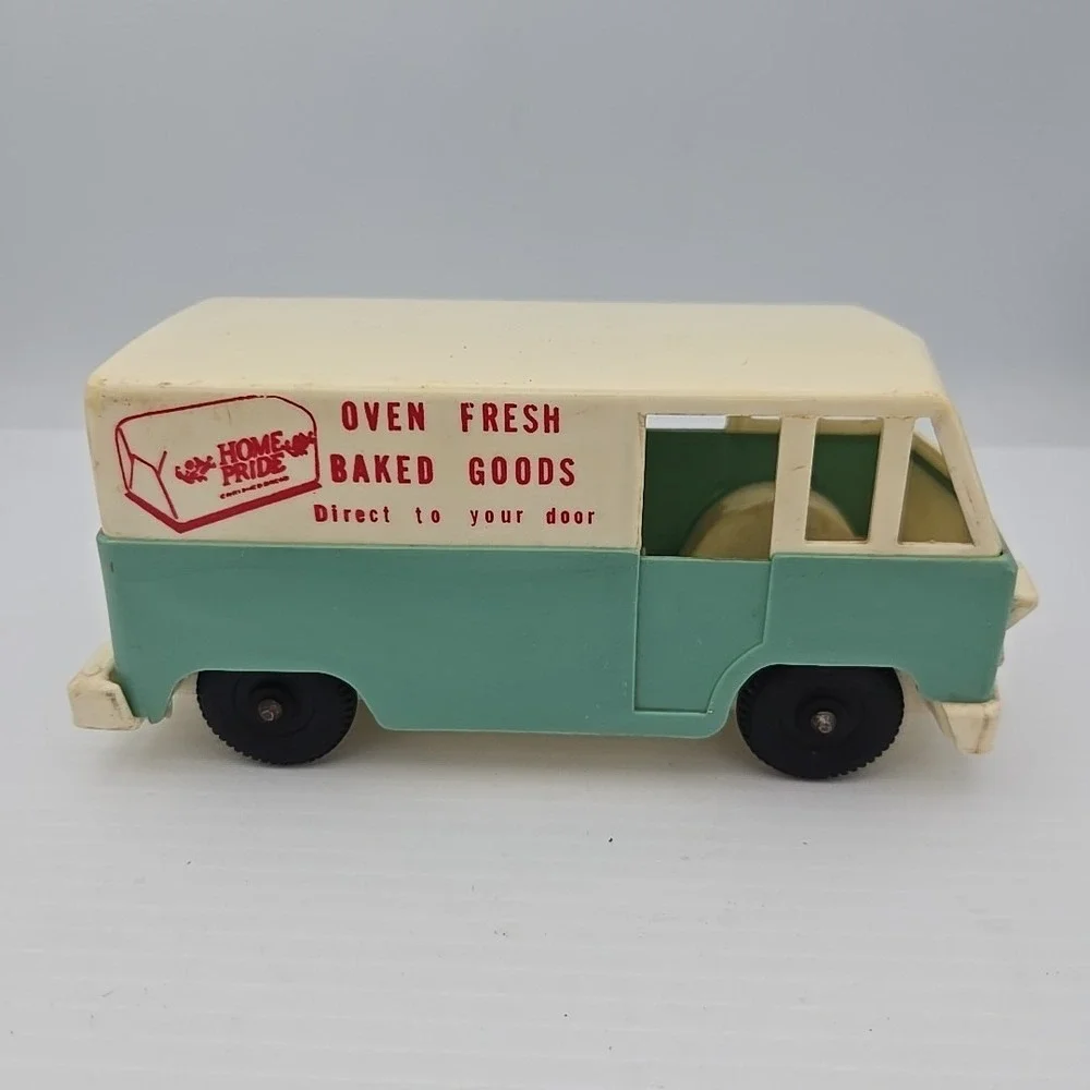 COMO Plastics‎ Columbus IN Home Pride Oven Fresh Baked Goods Delivery Van